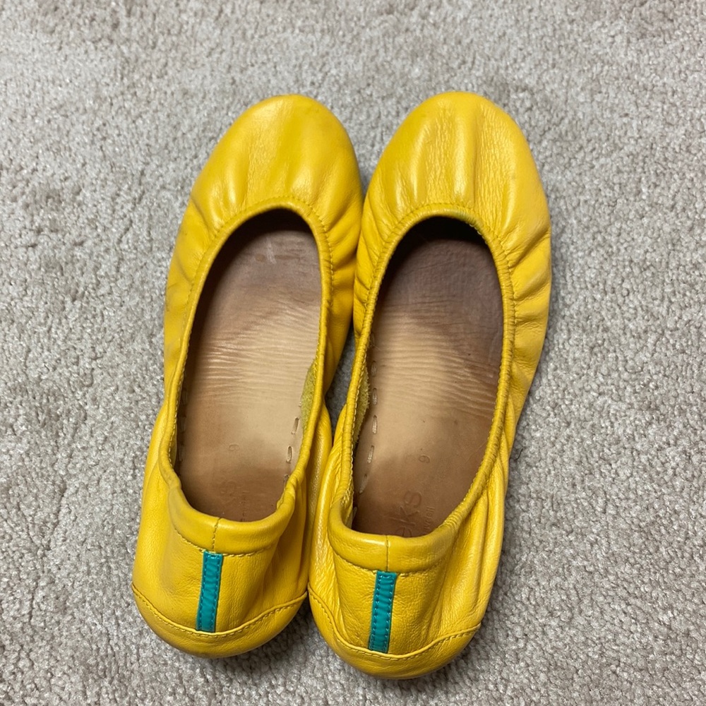 Tieks 9, mustard yellow